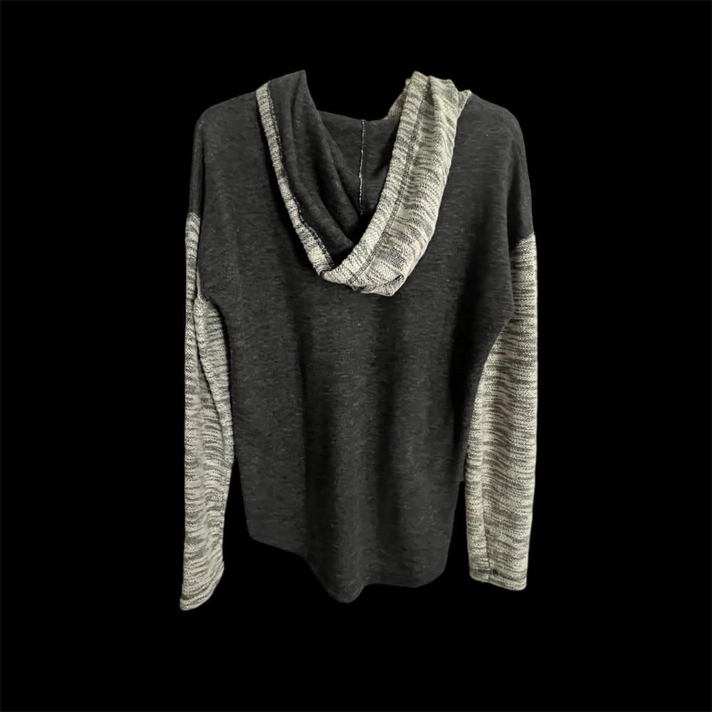 Billabong Charcoal & Grey Hi-Low Raglan Raw-Edge Kangaroo Slub-Knit Hoodie NWT - Picture 3 of 16